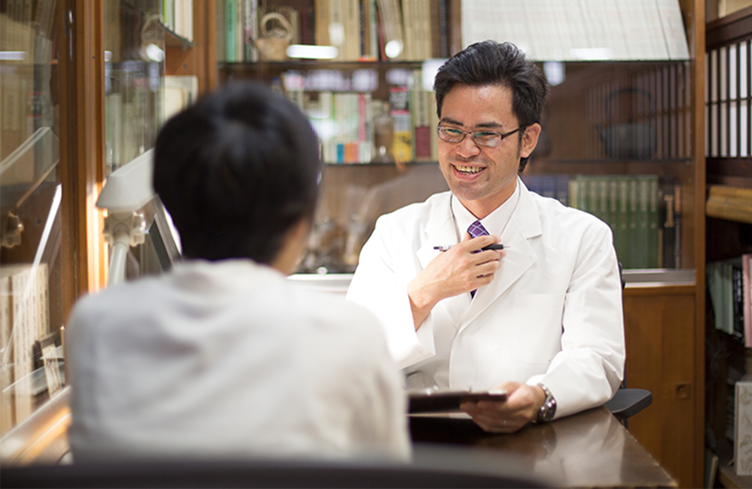 本草閣で働く薬剤師・医師・スタッフ